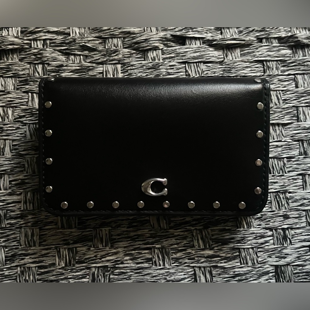 Coach Essential Slim Card Case With Rivets